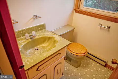 Bath - 7193 Adirondack Dr, Frederick, MD 21702 photo 7 of 8