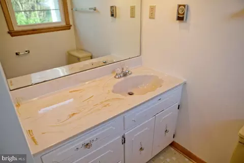 Bath - 7193 Adirondack Dr, Frederick, MD 21702 photo 3 of 8