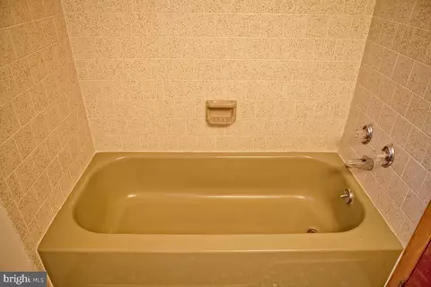 Bath - 7193 Adirondack Dr, Frederick, MD 21702 photo 8 of 8