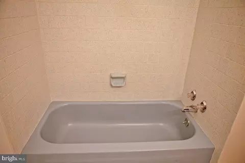 Bath - 7193 Adirondack Dr, Frederick, MD 21702 photo 5 of 8