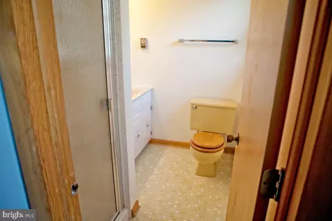 Bath - 7193 Adirondack Dr, Frederick, MD 21702 photo 1 of 8
