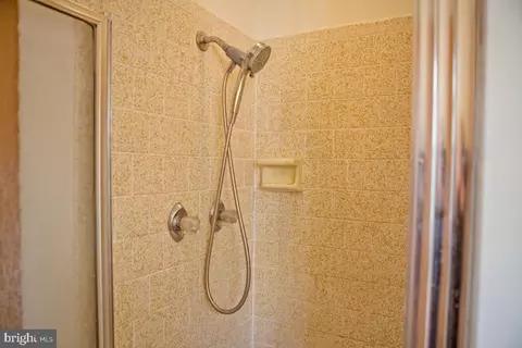 Bath - 7193 Adirondack Dr, Frederick, MD 21702 photo 2 of 8