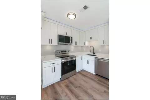 Kitchen - 28 E Orndorff Dr, Brunswick, MD 21716 photo 2 of 2