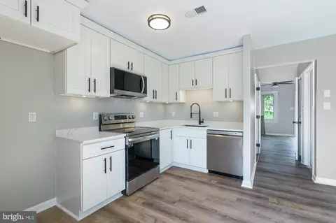Kitchen - 28 E Orndorff Dr, Brunswick, MD 21716 photo 1 of 2