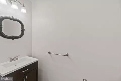 Bath - 6911 Alex Ct, Frederick, MD 21703 photo 1 of 3
