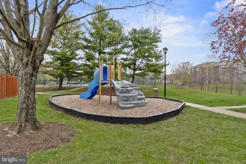 Exterior - 6911 Alex Ct, Frederick, MD 21703 photo 5 of 9