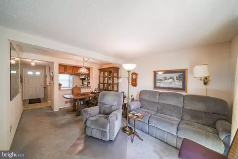 Living - 220 Canfield Ter, Frederick, MD 21702 photo 2 of 8