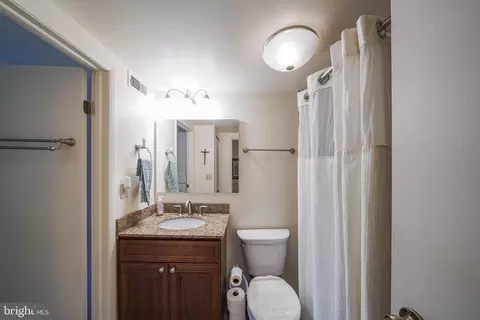 Bath - 220 Canfield Ter, Frederick, MD 21702 photo 1 of 5
