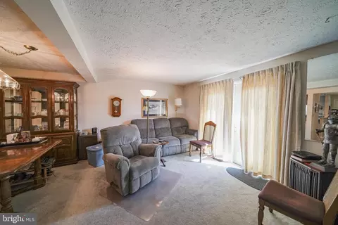 Living - 220 Canfield Ter, Frederick, MD 21702 photo 6 of 8