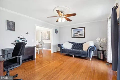 Living - 1410 Dagerwing Pl, Frederick, MD 21703 photo 3 of 4