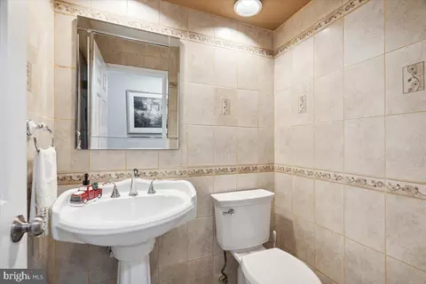 Bath - 1410 Dagerwing Pl, Frederick, MD 21703 photo 2 of 7