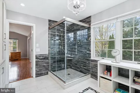 Bath - 1410 Dagerwing Pl, Frederick, MD 21703 photo 4 of 7