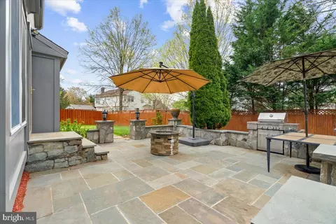 Exterior - 1410 Dagerwing Pl, Frederick, MD 21703 photo 5 of 12