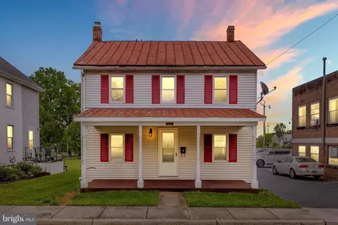 8 N Center St, Thurmont, MD 21788