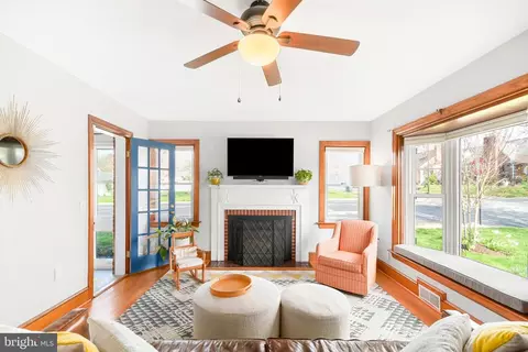 Living - 22 Frederick Ave, Frederick, MD 21701 photo 1 of 4