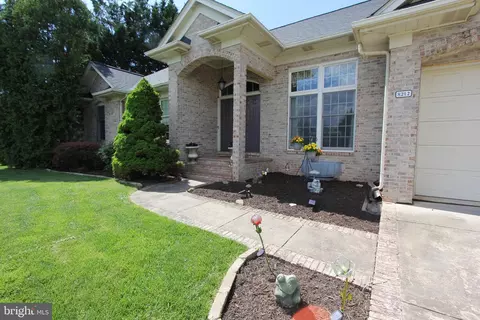 Exterior - 8212 Skipwith Dr, Frederick, MD 21702 photo 21 of 29