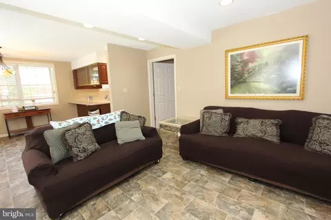 Living - 8212 Skipwith Dr, Frederick, MD 21702 photo 10 of 15