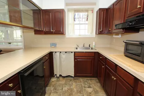 Kitchen - 8212 Skipwith Dr, Frederick, MD 21702 photo 7 of 8