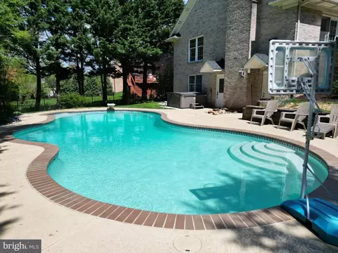 Exterior - 8212 Skipwith Dr, Frederick, MD 21702 photo 9 of 29