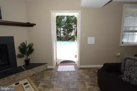 Living - 8212 Skipwith Dr, Frederick, MD 21702 photo 11 of 15