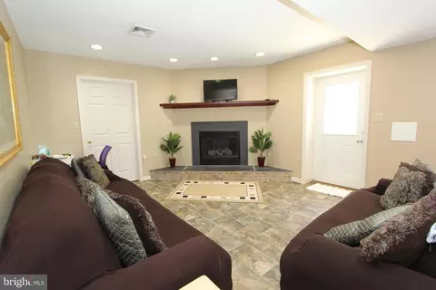 Living - 8212 Skipwith Dr, Frederick, MD 21702 photo 9 of 15