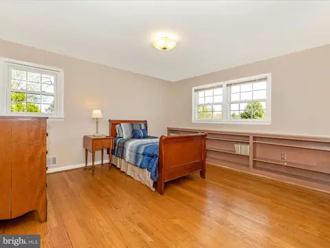 Bedroom - 131 Fairview Ave, Frederick, MD 21701 photo 5 of 8