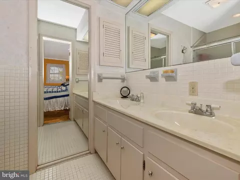 Bath - 131 Fairview Ave, Frederick, MD 21701 photo 5 of 5