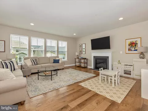 Living - 827 Holden Rd, Frederick, MD 21701 photo 2 of 9