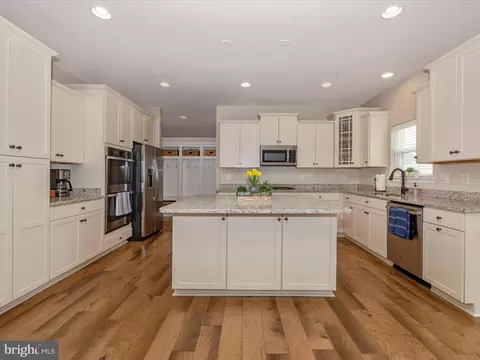 Kitchen - 827 Holden Rd, Frederick, MD 21701 photo 5 of 8