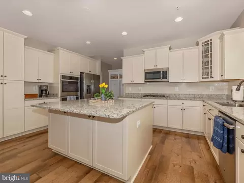 Kitchen - 827 Holden Rd, Frederick, MD 21701 photo 6 of 8