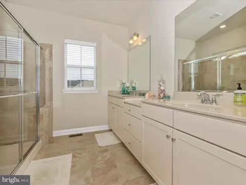Bath - 827 Holden Rd, Frederick, MD 21701 photo 2 of 4