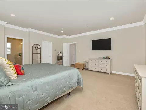 Bedroom - 827 Holden Rd, Frederick, MD 21701 photo 4 of 13