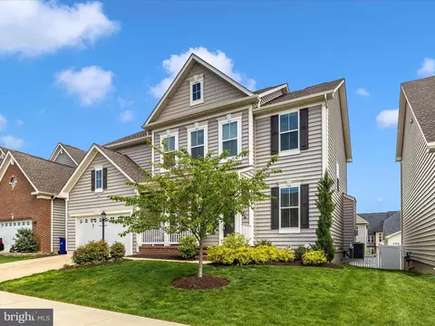 827 Holden Rd, Frederick, MD 21701