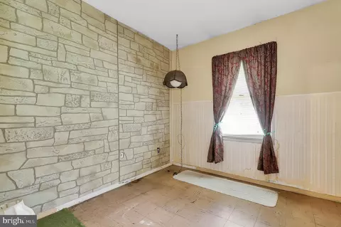 Bath - 312 Broadway St, Frederick, MD 21701 photo 1 of 2