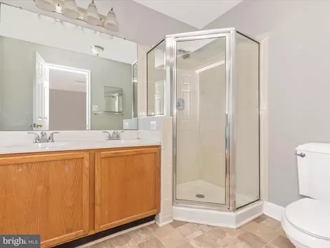 Bath - 1005 Bexhill Dr, Frederick, MD 21702 photo 1 of 4