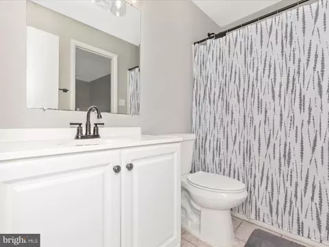 Bath - 1005 Bexhill Dr, Frederick, MD 21702 photo 4 of 4