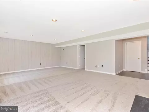 Living - 1005 Bexhill Dr, Frederick, MD 21702 photo 16 of 18