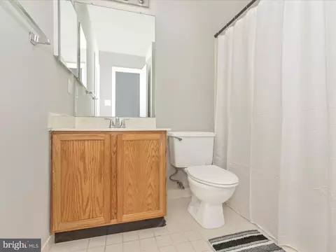 Bath - 1005 Bexhill Dr, Frederick, MD 21702 photo 3 of 4