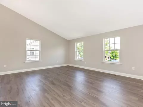 Living - 1005 Bexhill Dr, Frederick, MD 21702 photo 2 of 18