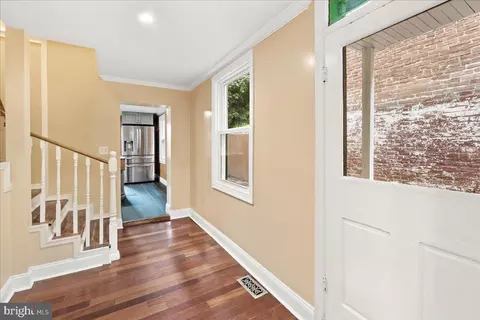 Entry Way - 109 5th St W, Frederick, MD 21701 photo 4 of 10