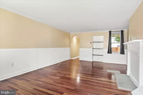 Living - 109 5th St W, Frederick, MD 21701 photo 3 of 5