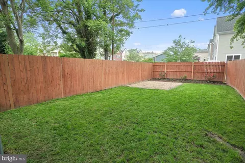 Exterior - 109 5th St W, Frederick, MD 21701 photo 17 of 25