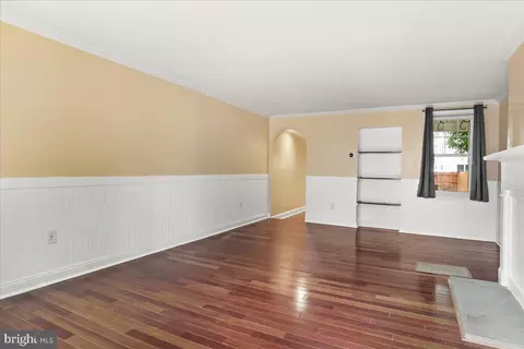 Living - 109 5th St W, Frederick, MD 21701 photo 2 of 5