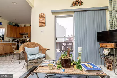 Living - 150 Harpers Way, Frederick, MD 21702 photo 6 of 9