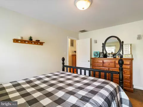Bedroom - 210 E K St, Brunswick, MD 21716 photo 2 of 6
