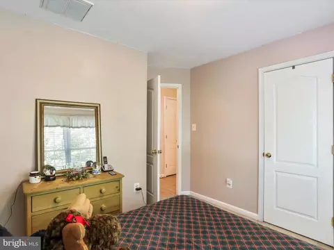 Bedroom - 210 E K St, Brunswick, MD 21716 photo 5 of 6
