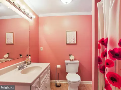 Bath - 210 E K St, Brunswick, MD 21716 photo 4 of 4