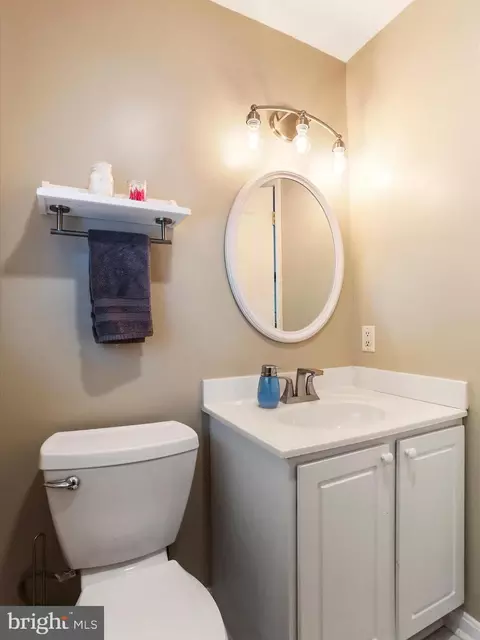 Bath - 210 E K St, Brunswick, MD 21716 photo 1 of 4