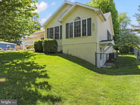 Exterior - 210 E K St, Brunswick, MD 21716 photo 3 of 7