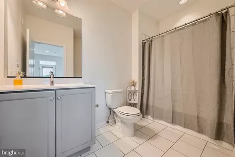 Bath - 950 Holden Rd, Frederick, MD 21701 photo 7 of 7